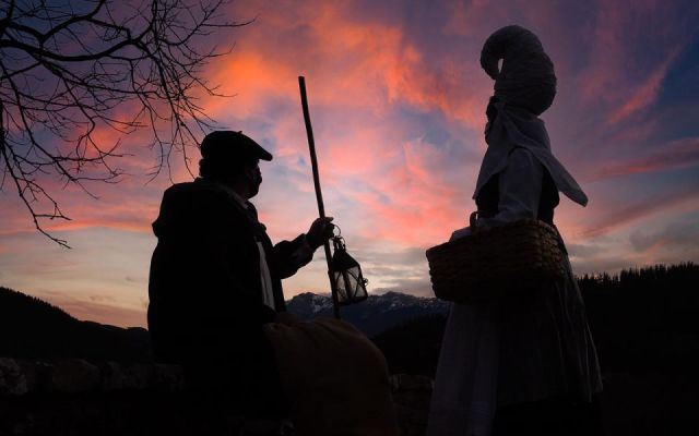 Olentzero - Mari Domingi AZAROA 18 18:00